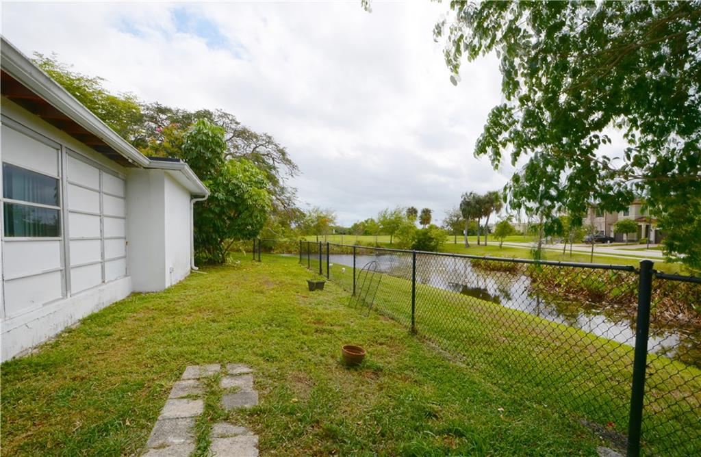 Mainlands Of Tamarac Lake - Residential