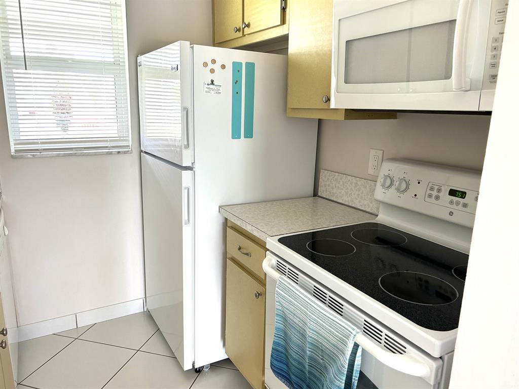 LEISUREVILLE LAKE CONDO - Residential
