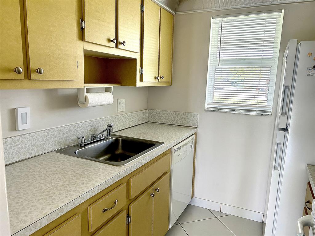 LEISUREVILLE LAKE CONDO - Residential