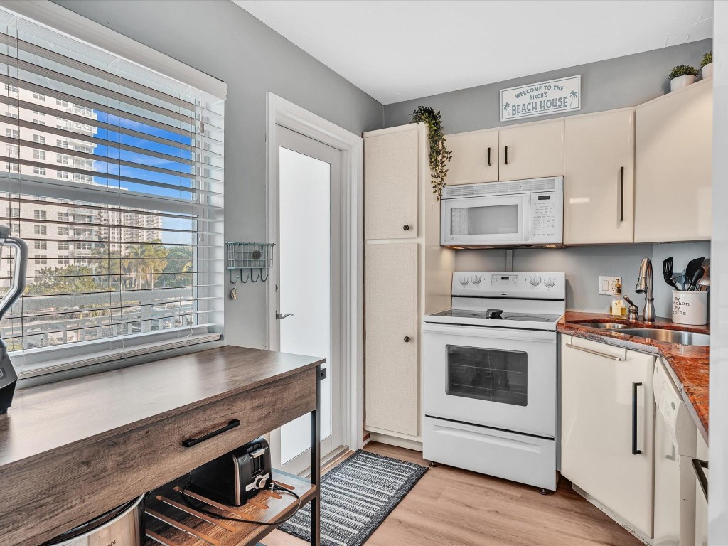 Granada House Condominium - Residential