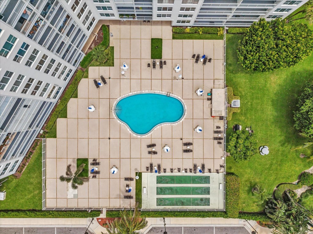 Granada House Condominium - Residential