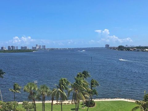 Photo of 115 Lakeshore Drive #746, North Palm Beach, FL 33408 (MLS # R11127174)