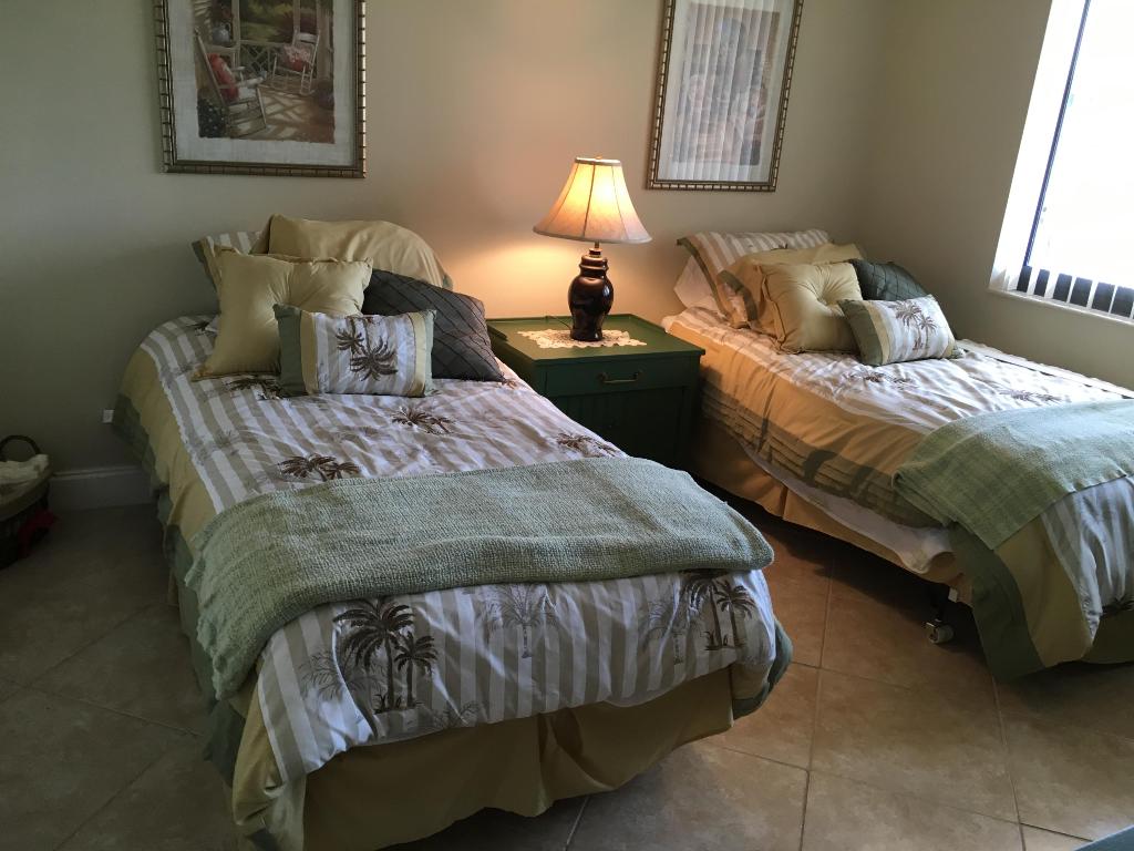 FOUNTAINS PALM BEACH CONDO 05 - Residential Lease