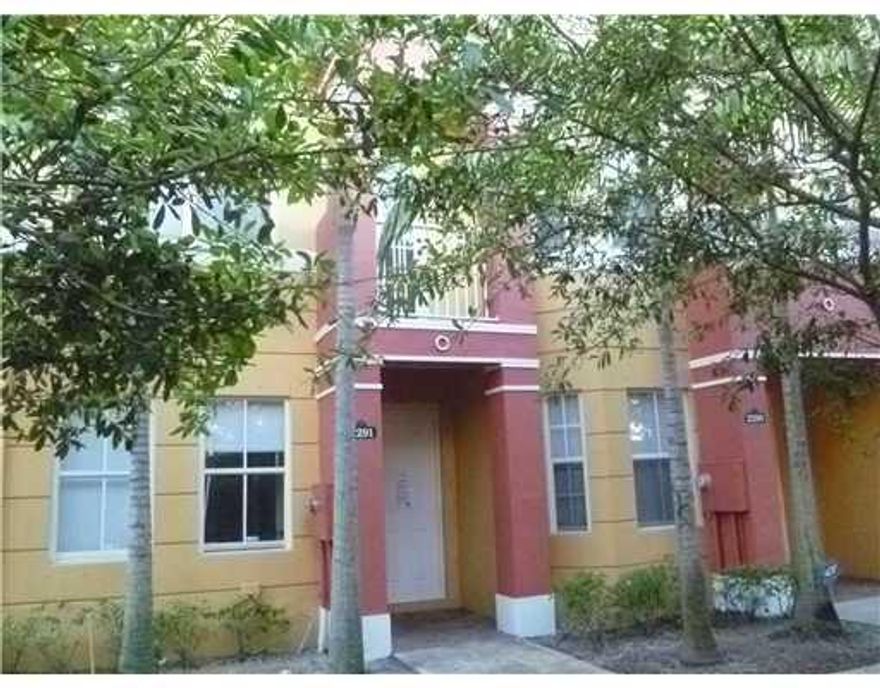 BEAUTIFUL 3/3.1 WITH 1 CAR GARAGE, CLOSE TO EVERYTHING, PRIME LOCATION, CAN SECTION 8..A MUST SEE!!