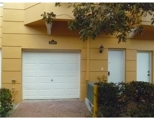 SHOMA TOWNHOMES AT ROYAL PALM BEACH CONDO - Residential Lease