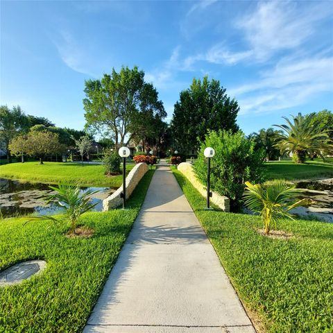 A home in Lauderdale Lakes