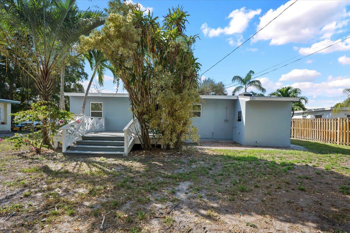 LAKE PARK MANOR - Residential