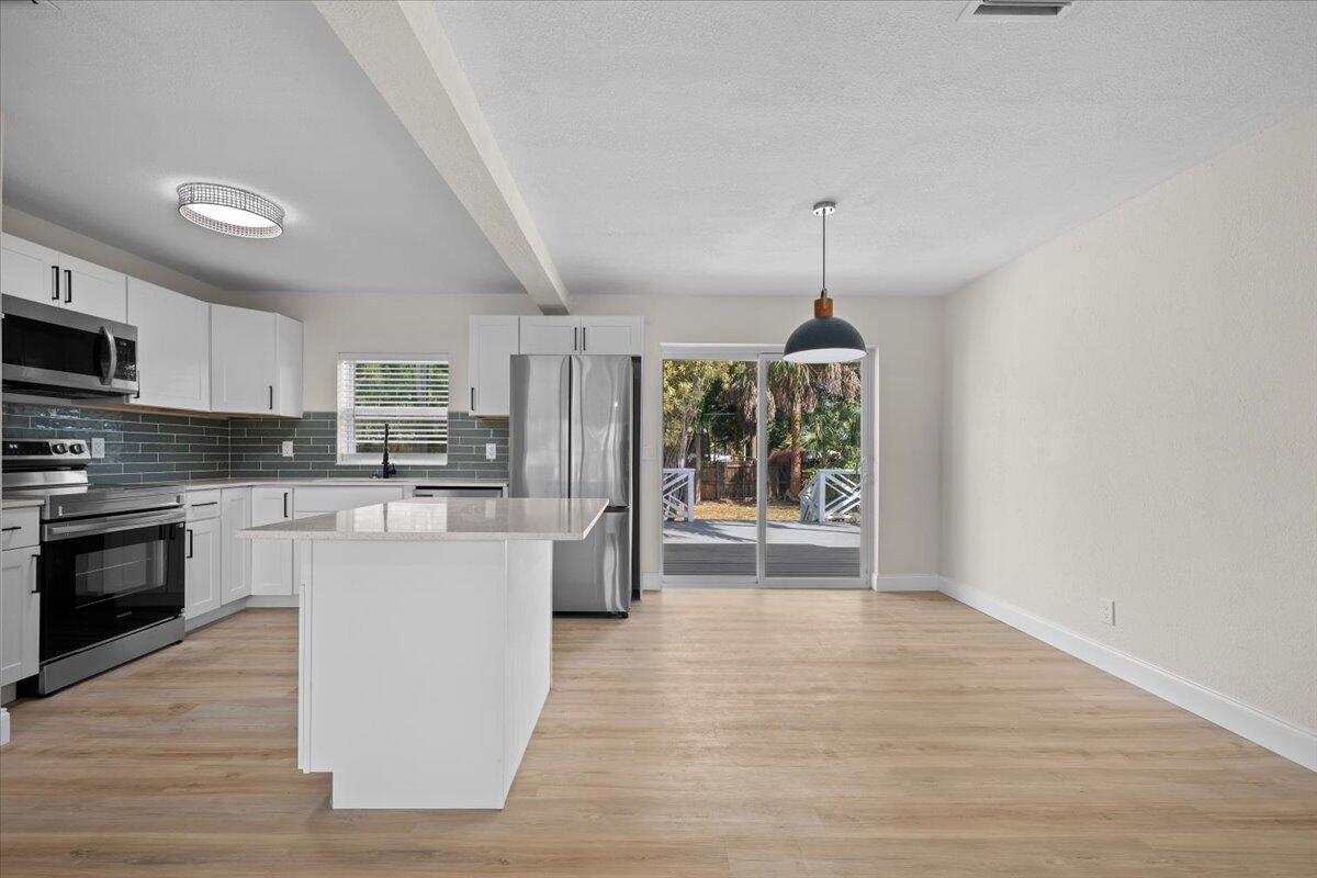 LAKE PARK MANOR - Residential