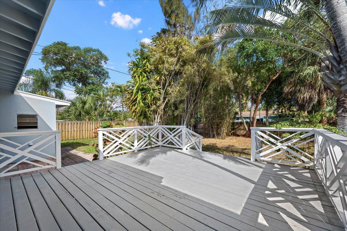 LAKE PARK MANOR - Residential