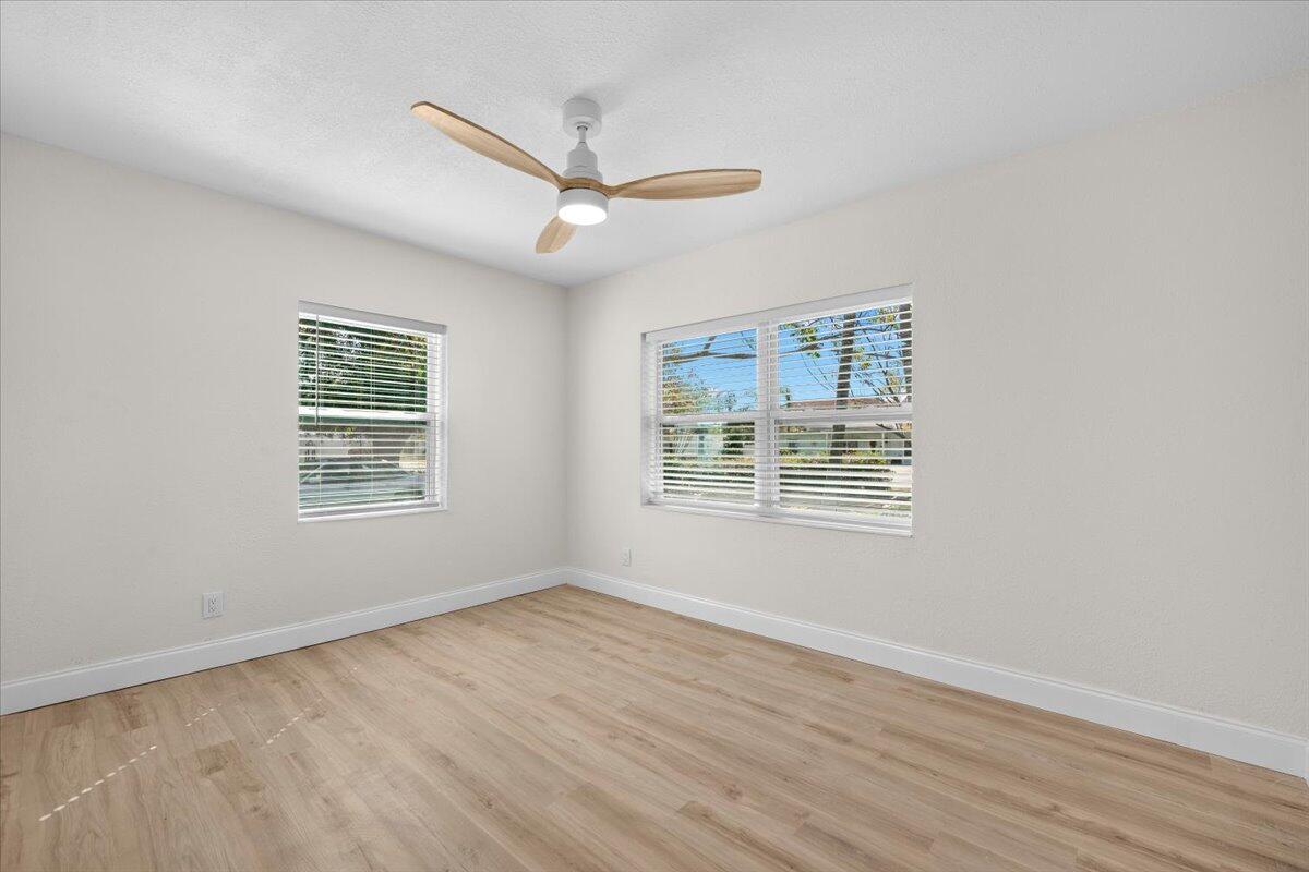 LAKE PARK MANOR - Residential