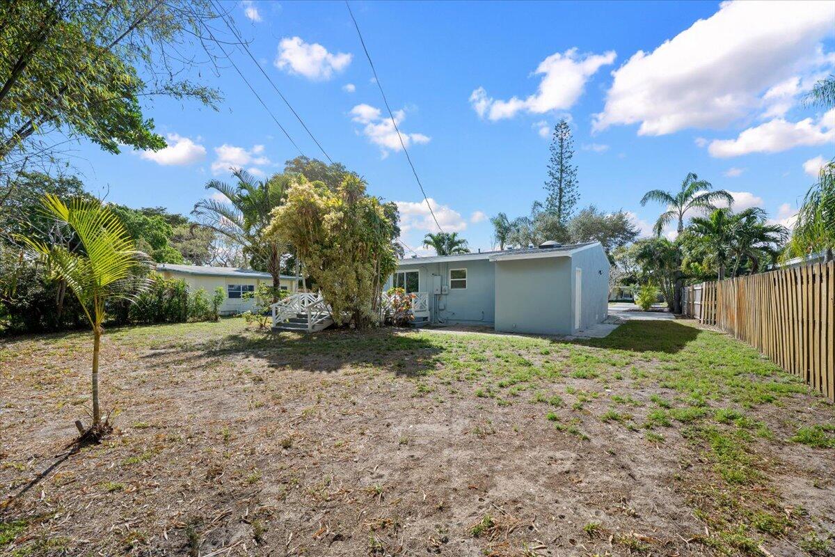 LAKE PARK MANOR - Residential