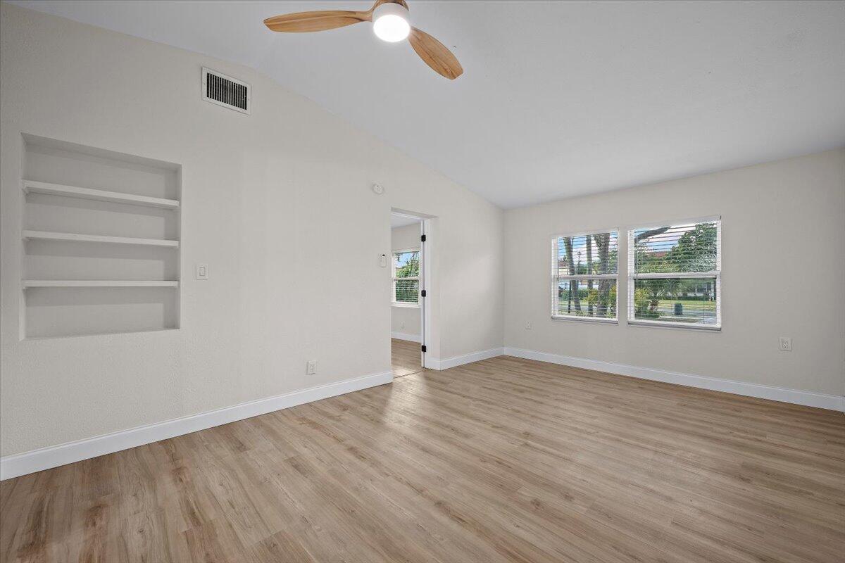 LAKE PARK MANOR - Residential