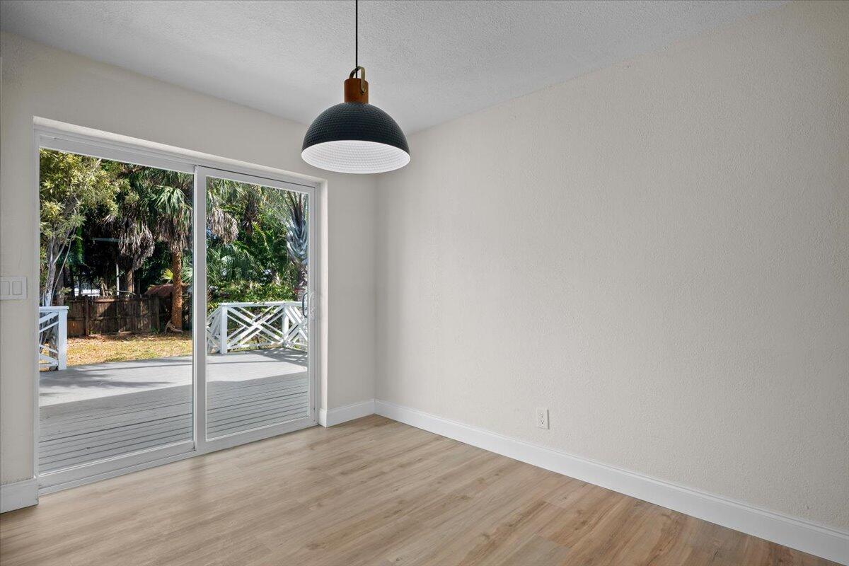 LAKE PARK MANOR - Residential