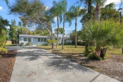 Photo of 2585 Lorraine Court, North Palm Beach, FL 33403 (MLS # R11169036)