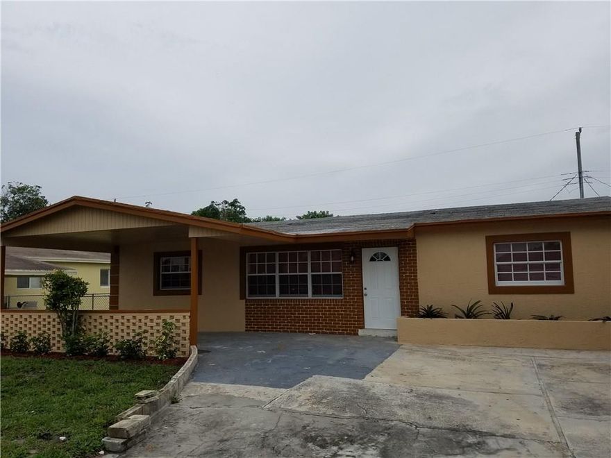 BEAUTIFUL 4/2 WITH POOL IN POMPANO BEACH. PRICE TO SELL. COMPLETELY RENOVATED WITH NEW KITCHEN, NEW BATHS, POOL RESURFACED, NEW PAINT JOB.AND MUCH MORE.