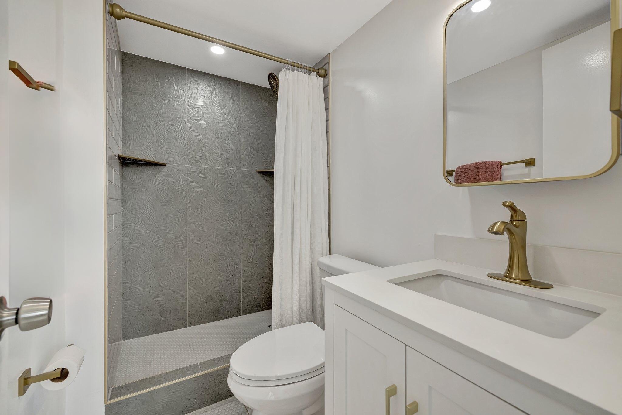 CROMWELL EAST CONDO - Residential Lease