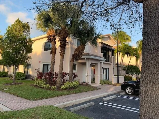 2803 Sarento Pl Unit 101  