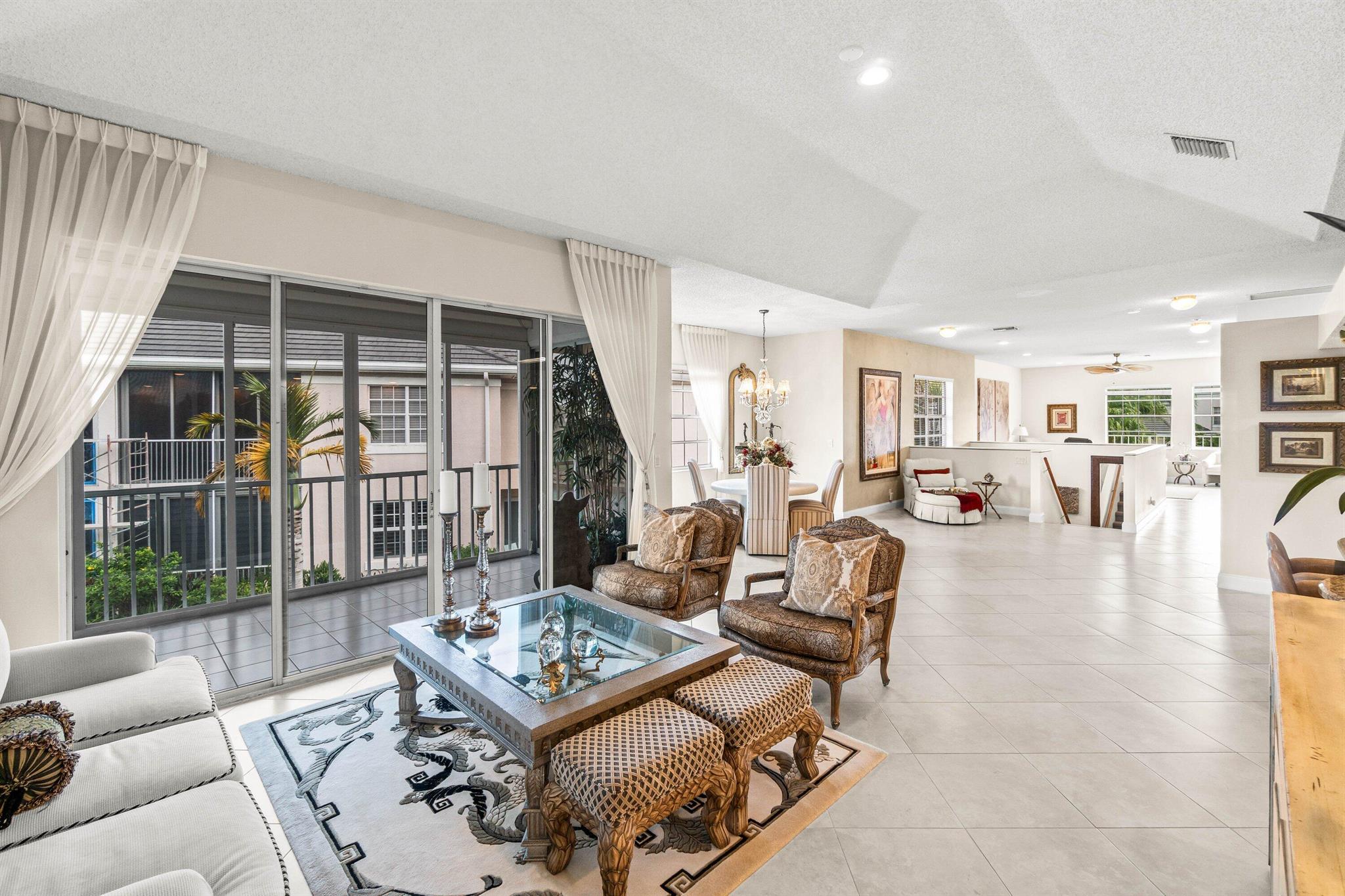 CATALINA / POLO CLUB - Residential