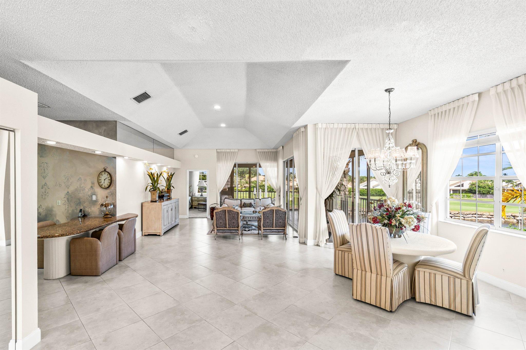 CATALINA / POLO CLUB - Residential