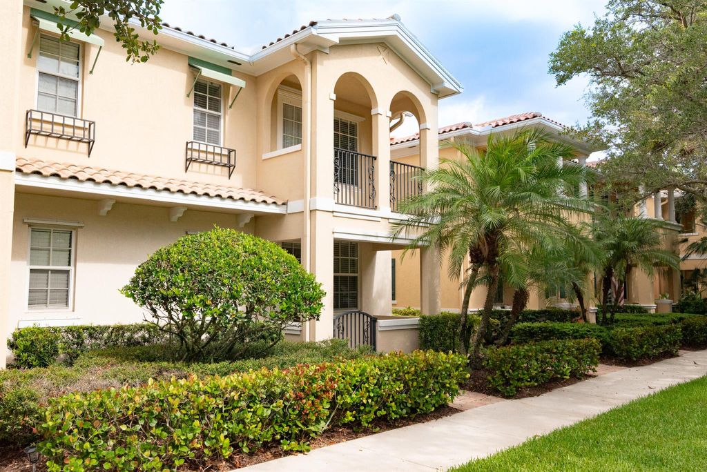 Photo of 3376 Greenway Drive, Jupiter, FL 33458 (MLS # R11102251)