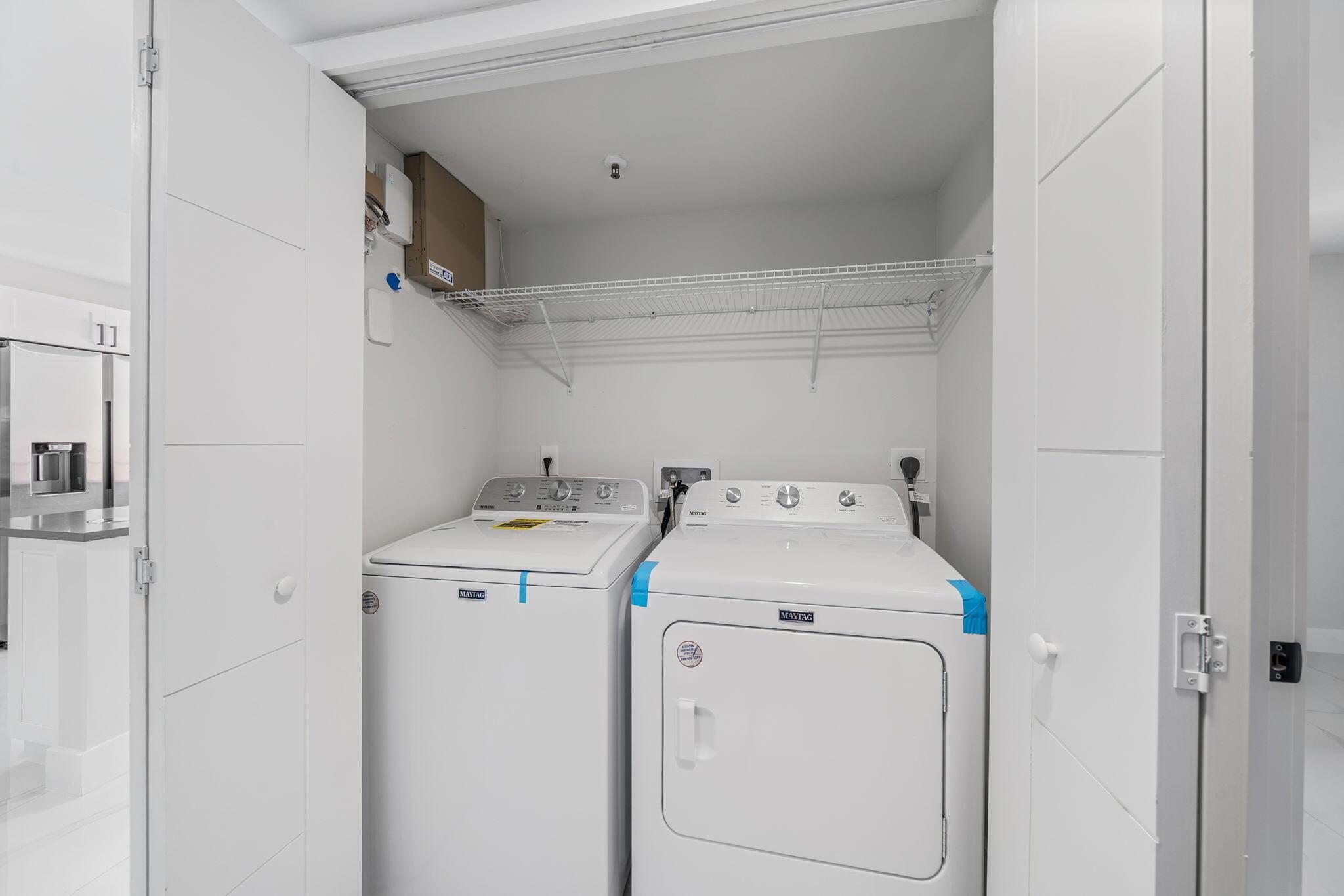 HUNTINGTON POINTE - Residential