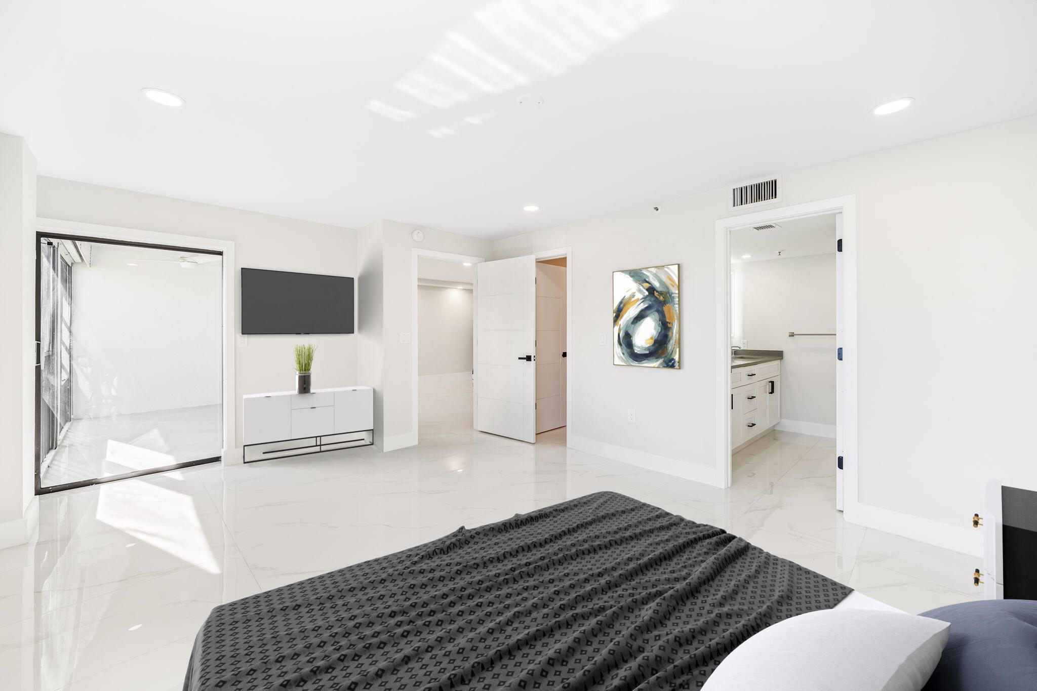 HUNTINGTON POINTE - Residential