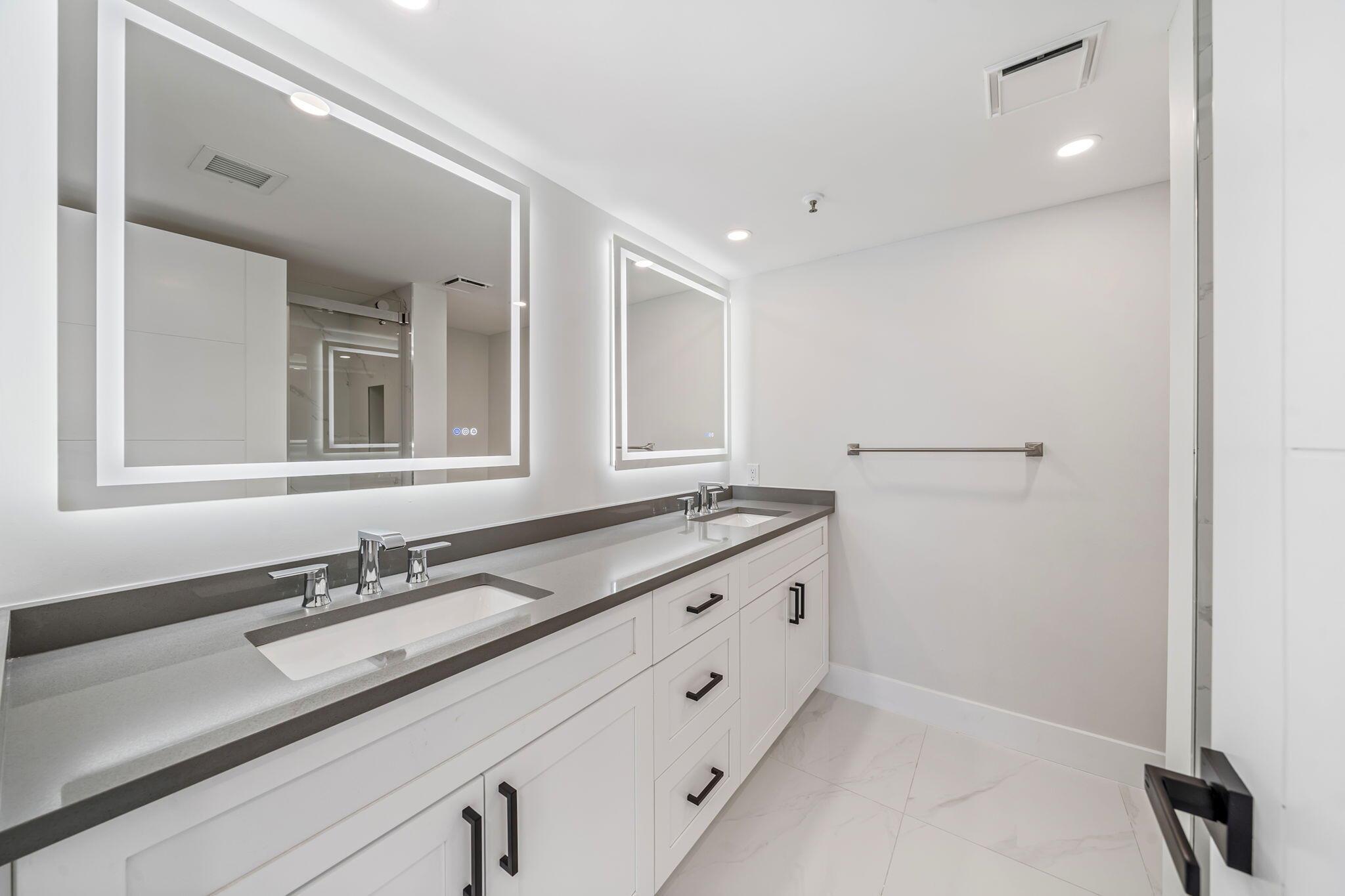 HUNTINGTON POINTE - Residential