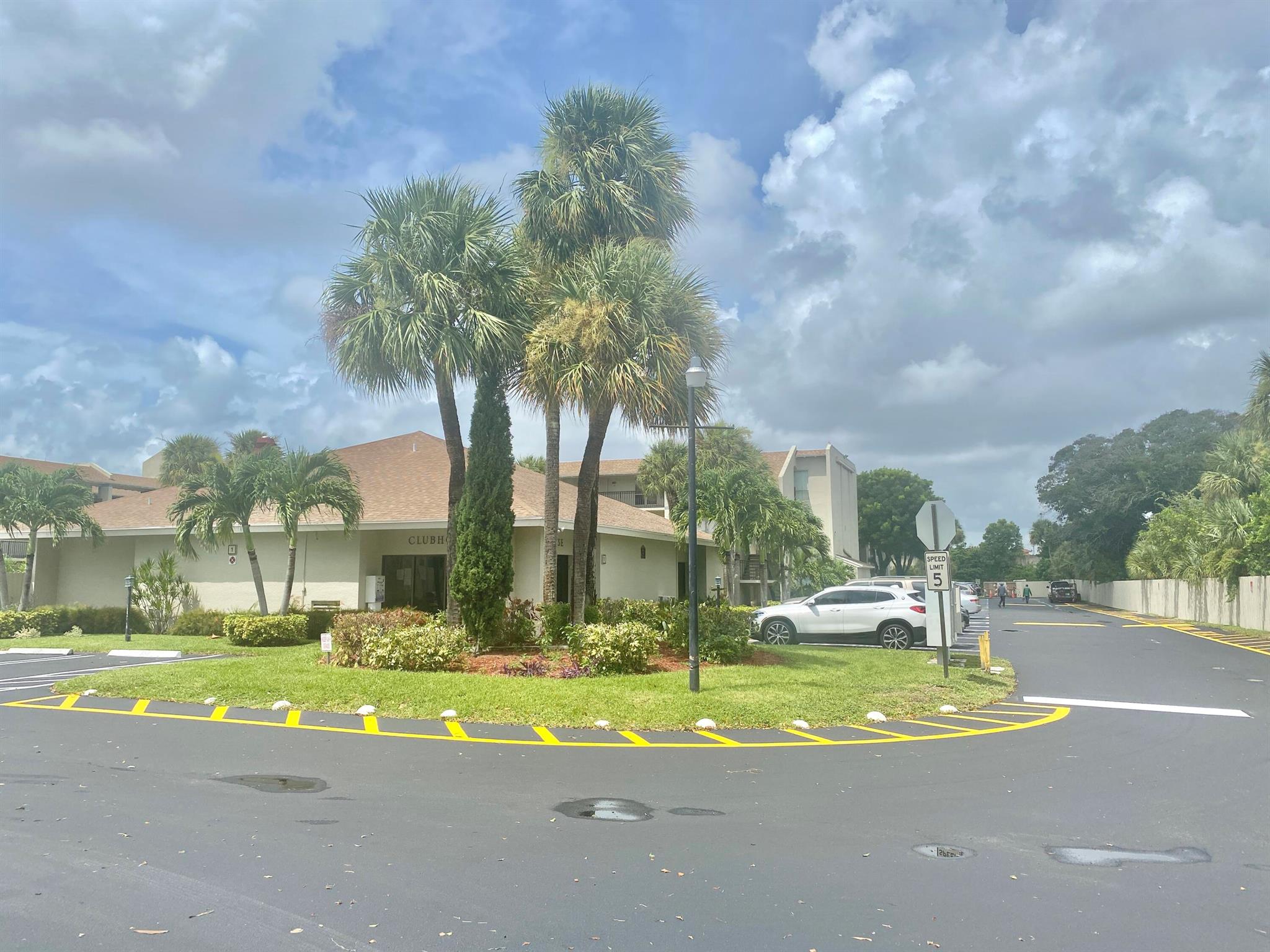 CROSS CREEK CONDO - Residential Lease