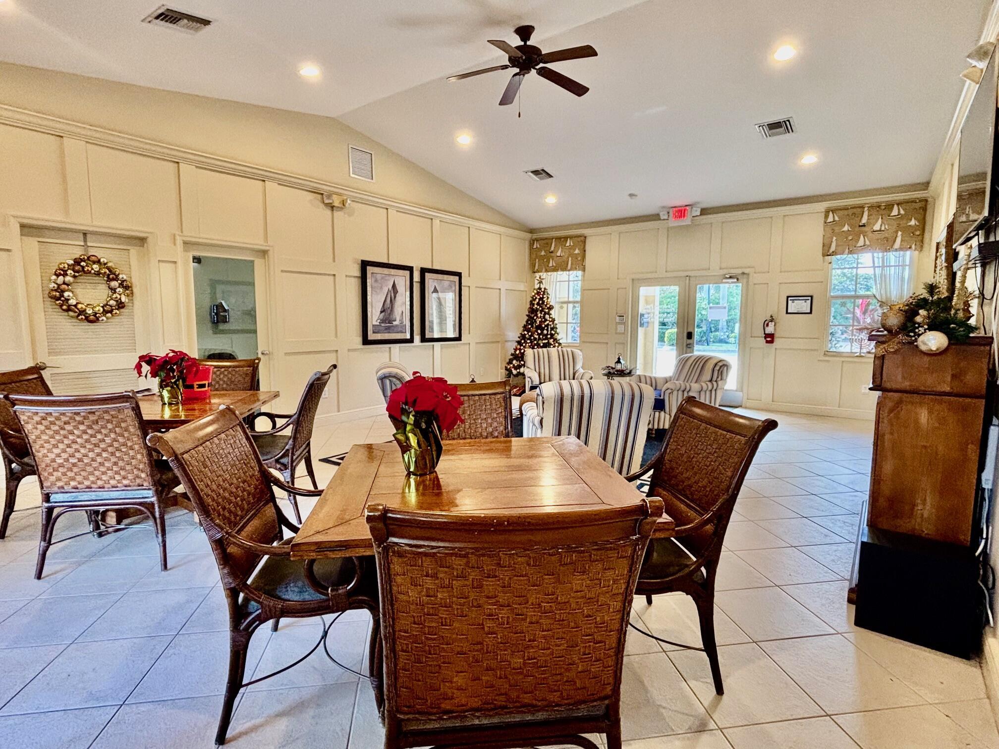 LEXINGTON LAKES - Residential