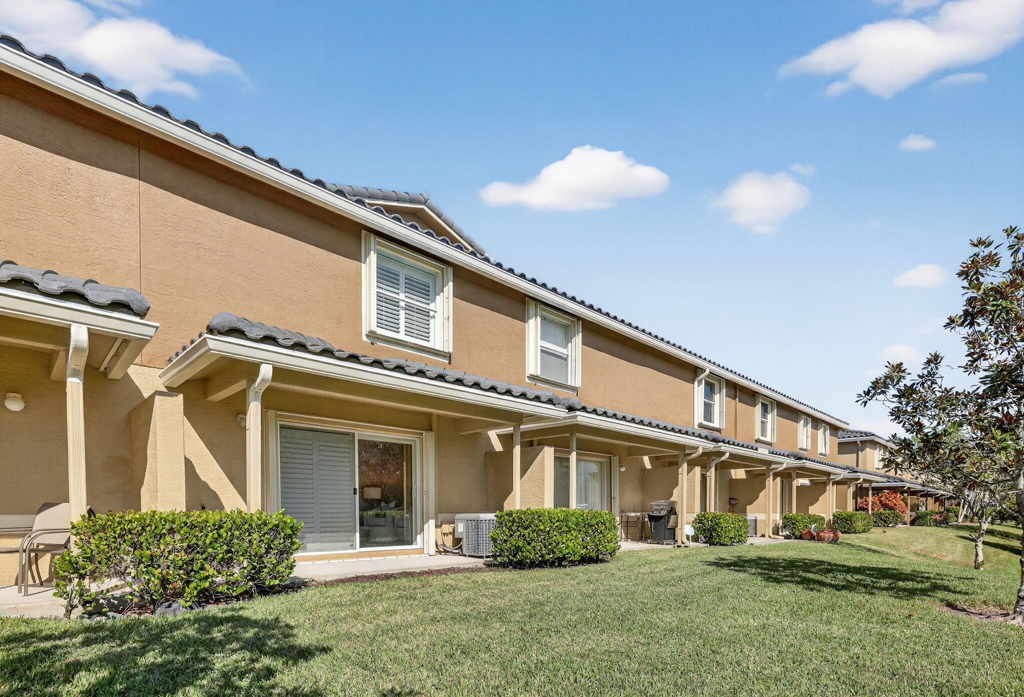 LEXINGTON LAKES - Residential