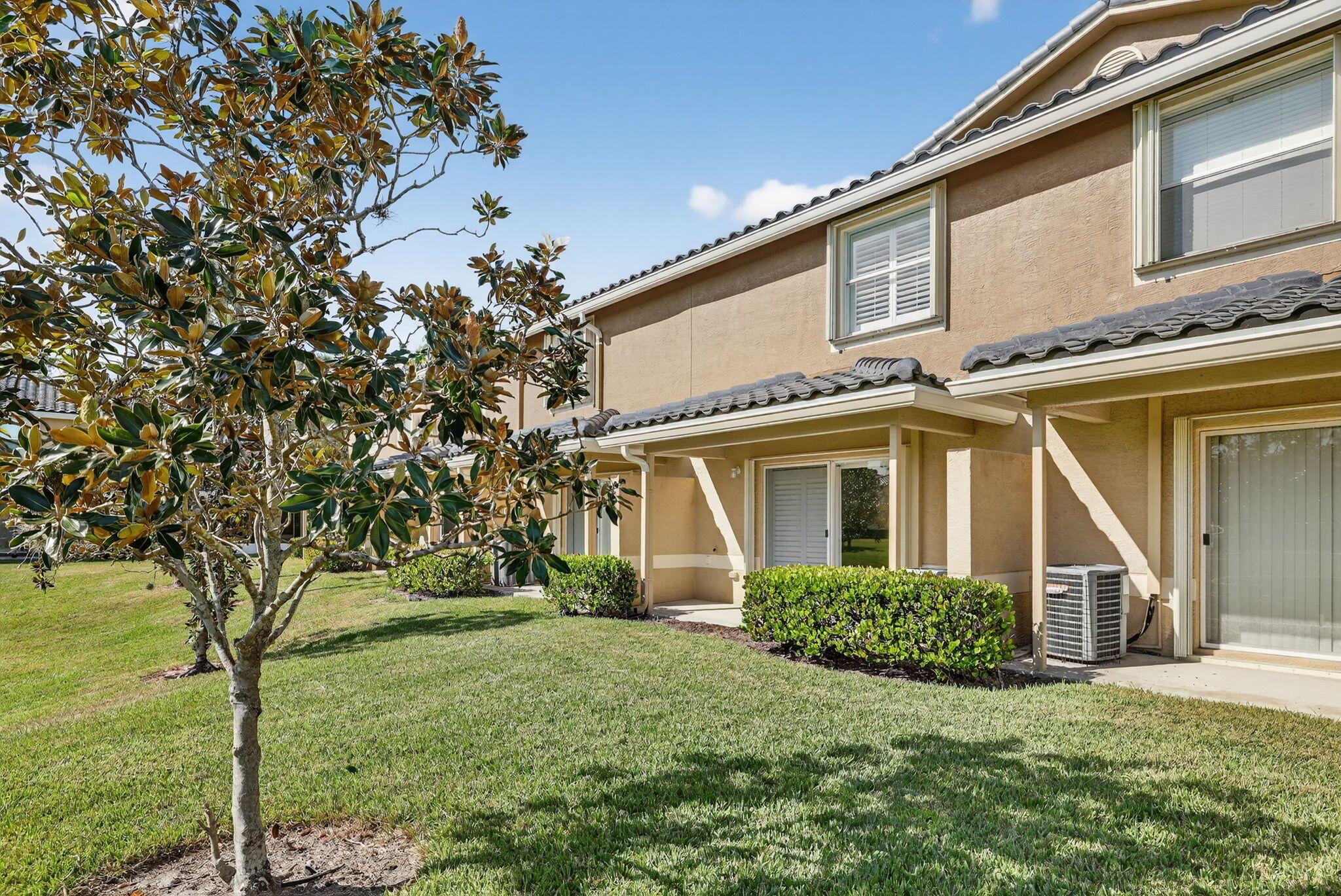 LEXINGTON LAKES - Residential