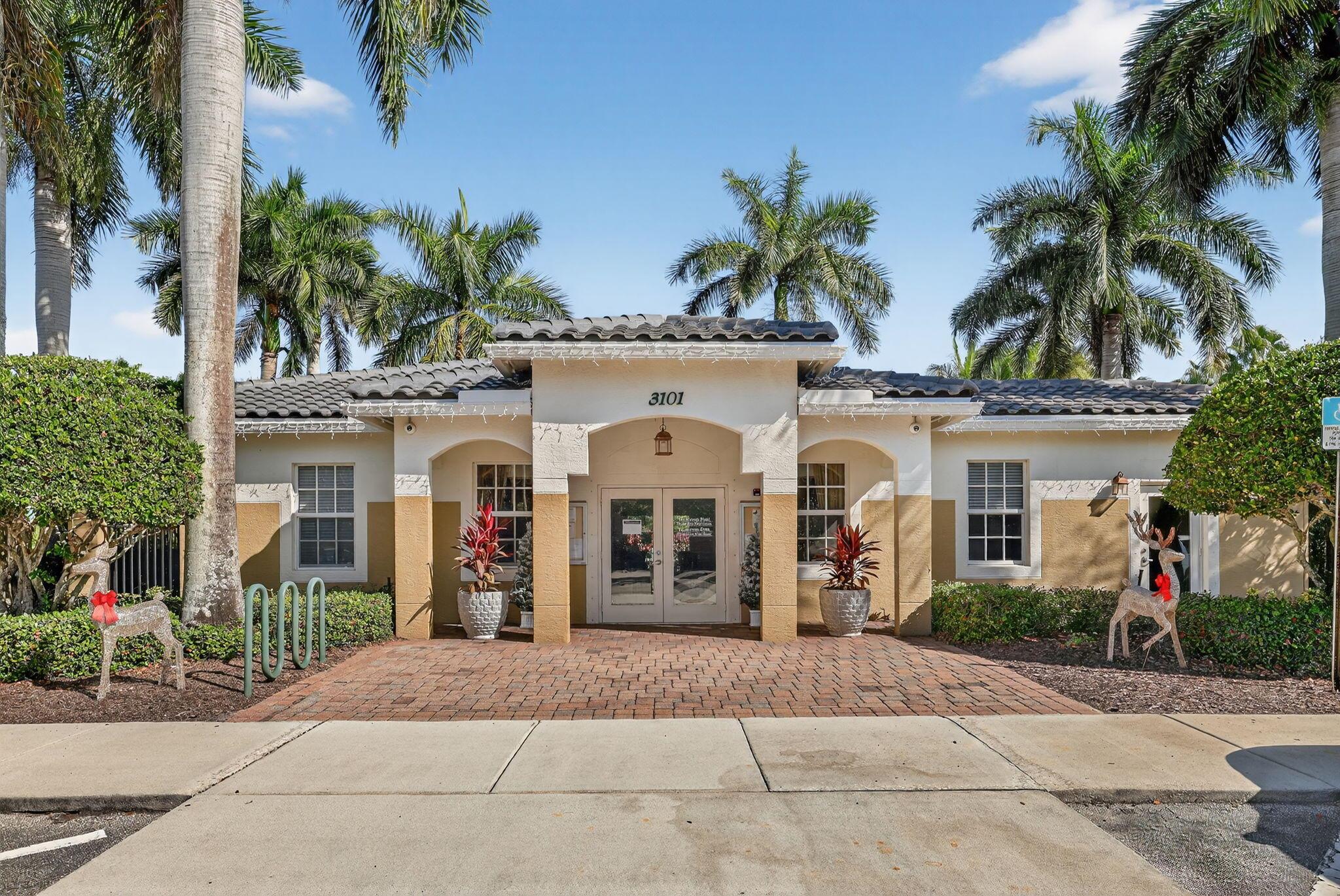 LEXINGTON LAKES - Residential