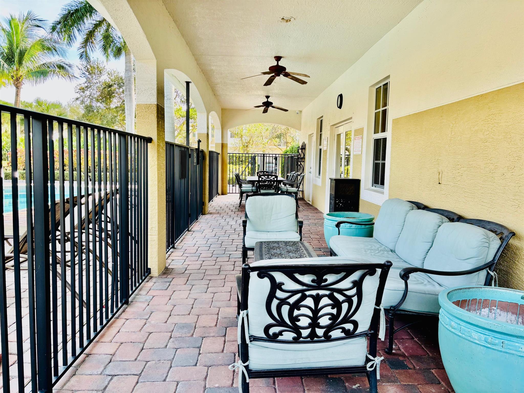 LEXINGTON LAKES - Residential