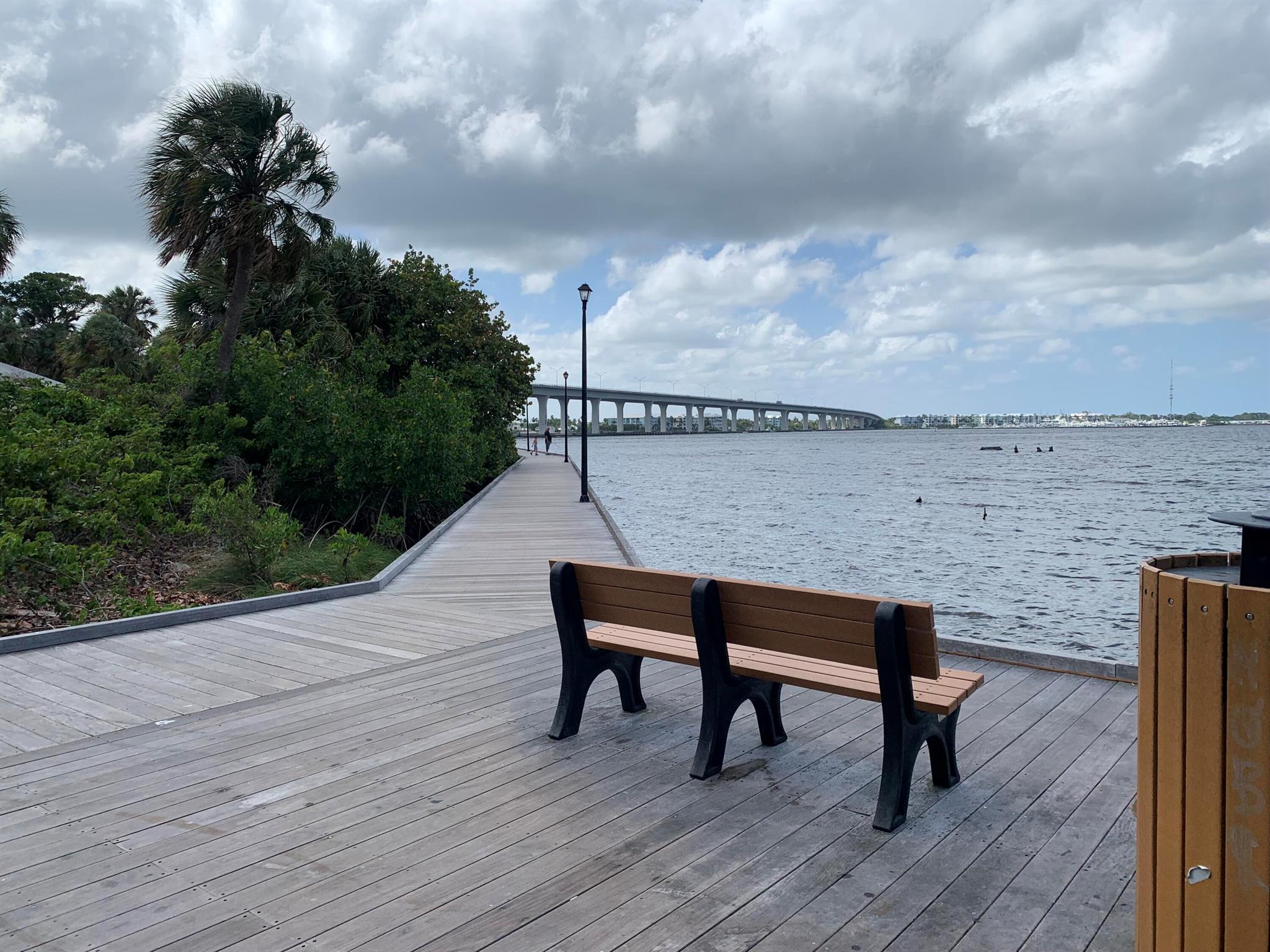 LEXINGTON LAKES - Residential