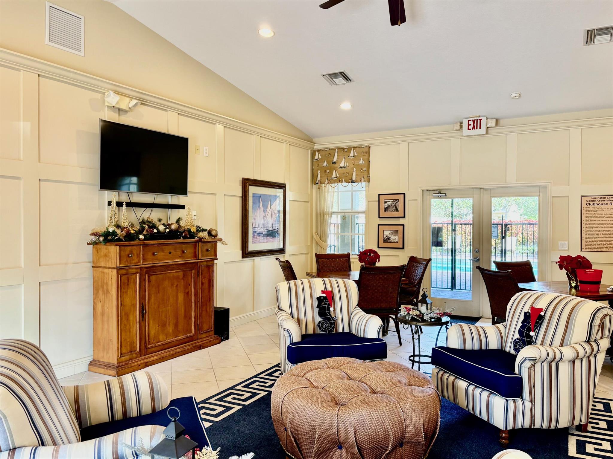 LEXINGTON LAKES - Residential