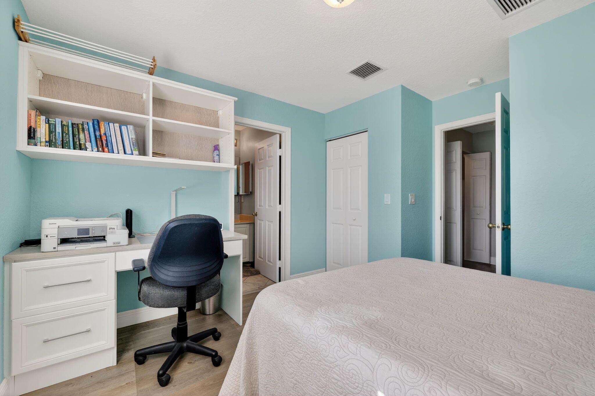 LEXINGTON LAKES - Residential