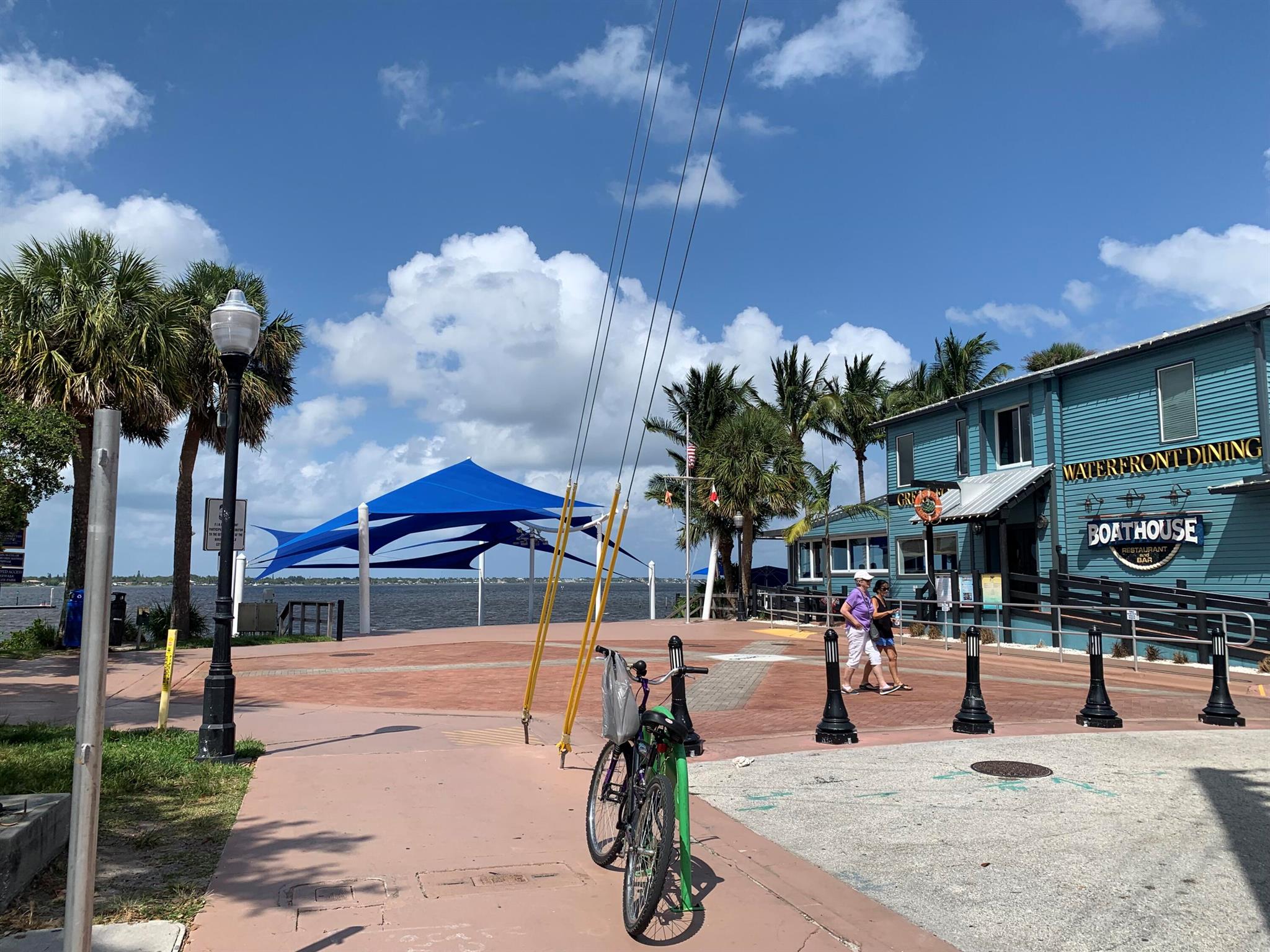 LEXINGTON LAKES - Residential