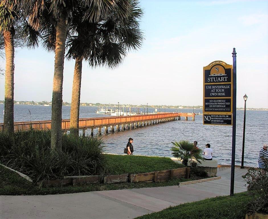 LEXINGTON LAKES - Residential