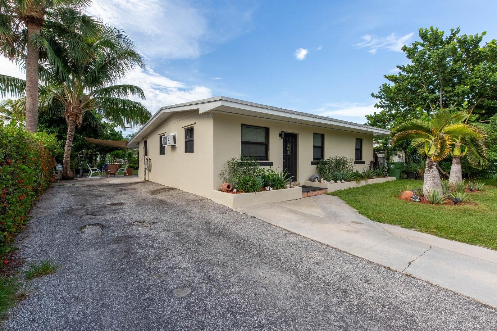 172 JAMAICA Drive
