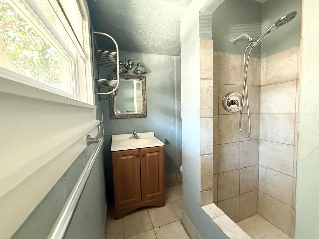 CARLBERG COURT ADD 1 - Residential Income