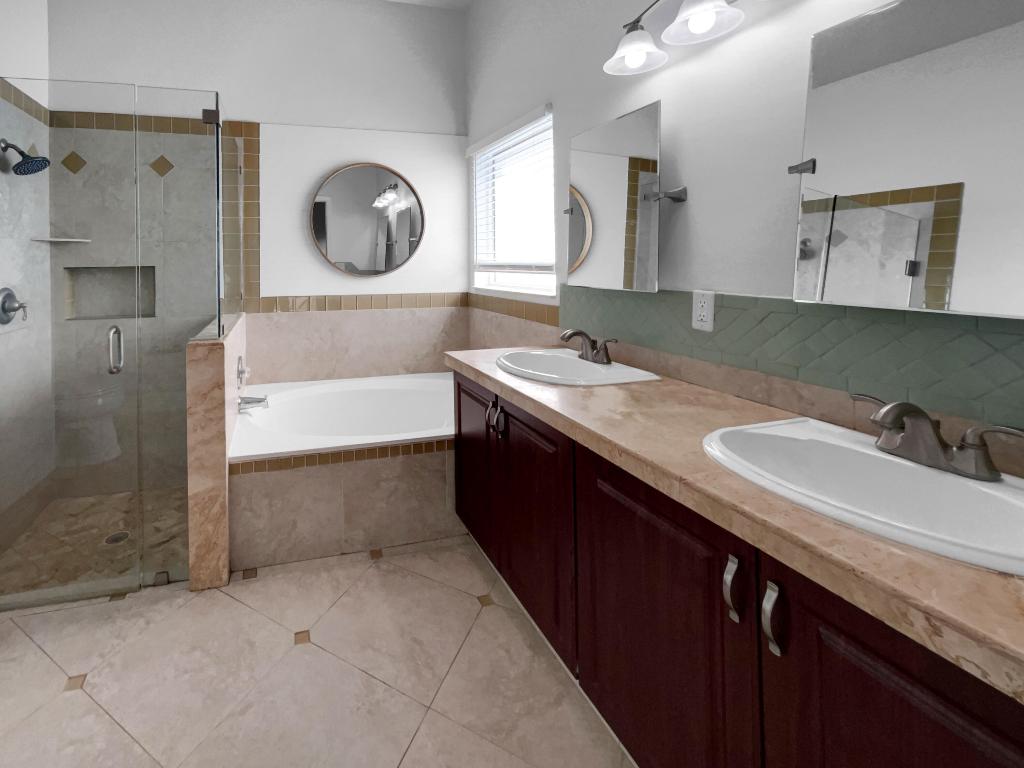 WINSTON PARK - Residential