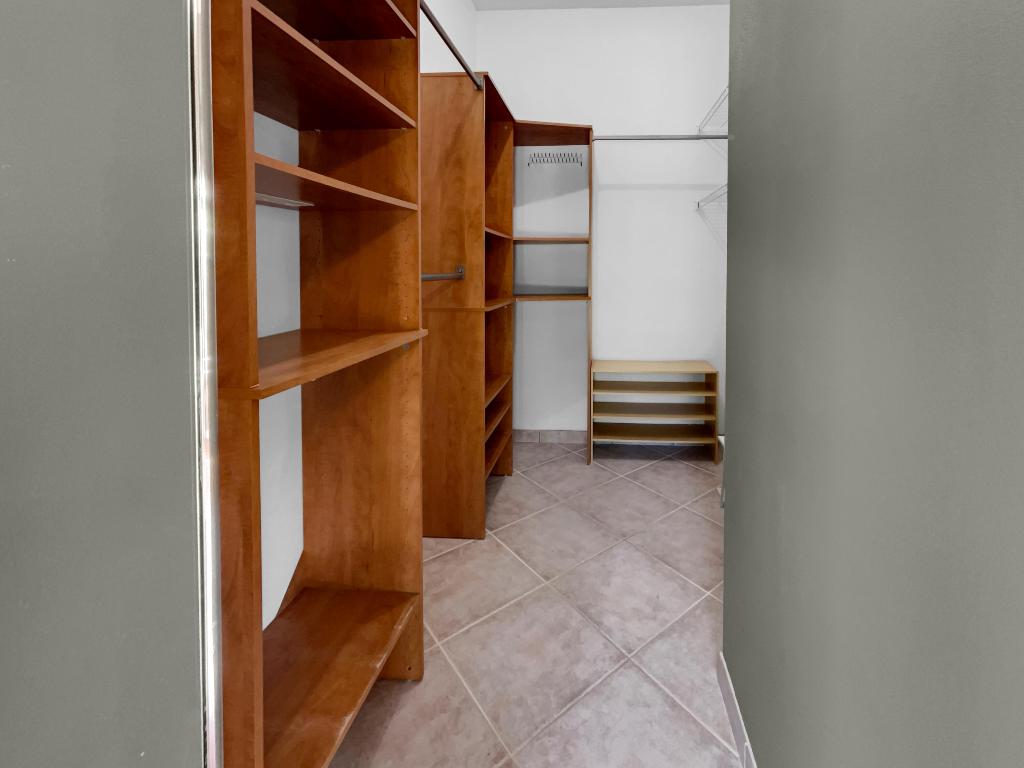 WINSTON PARK - Residential