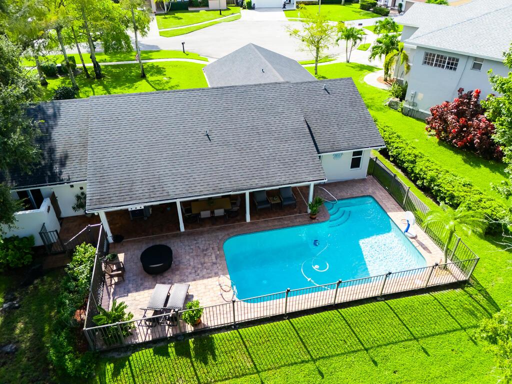 SUGAR POND MANOR OF WELLI - Residential