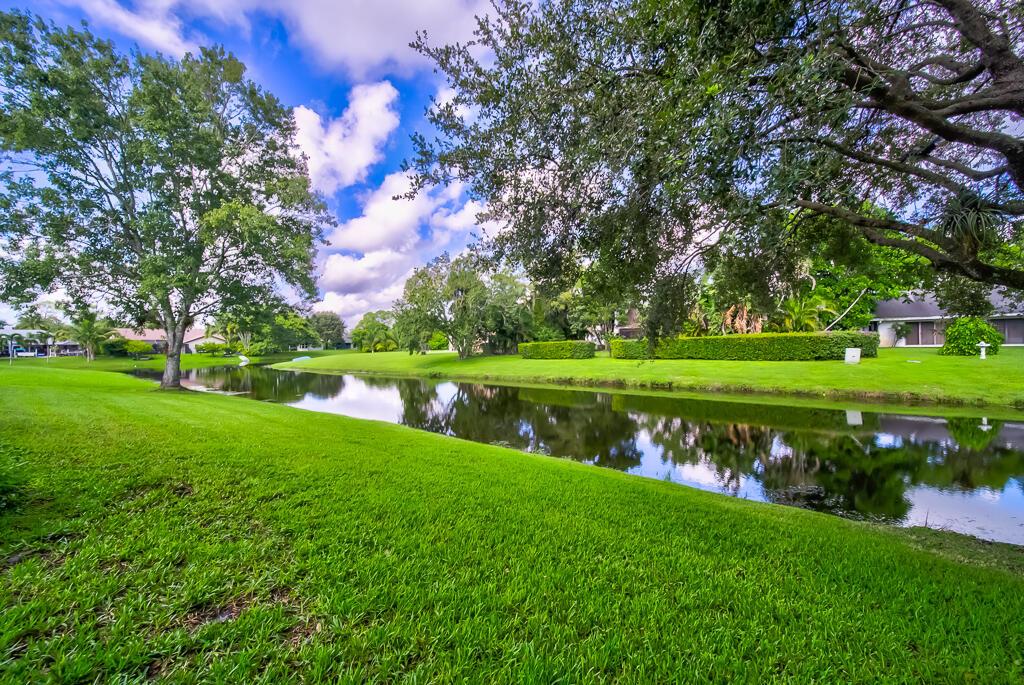 SUGAR POND MANOR OF WELLI - Residential