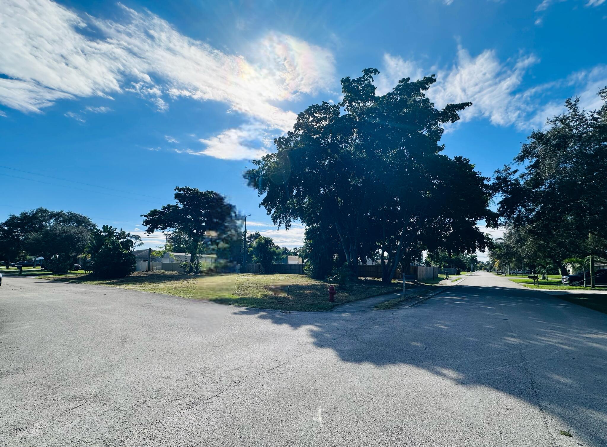 TROPICAL COUNTRY ESTATES - Land