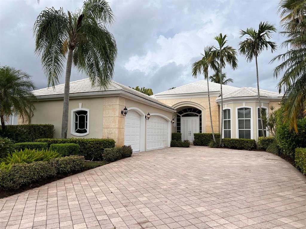 Photo of 1143 Crystal Drive, Palm Beach Gardens, FL 33418 (MLS # R10758572)