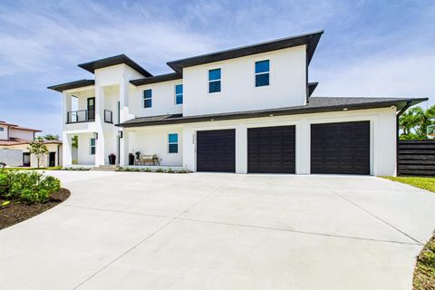 Photo of 2345 N Riverside Drive, Melbourne, FL 32903 (MLS # R11134178)
