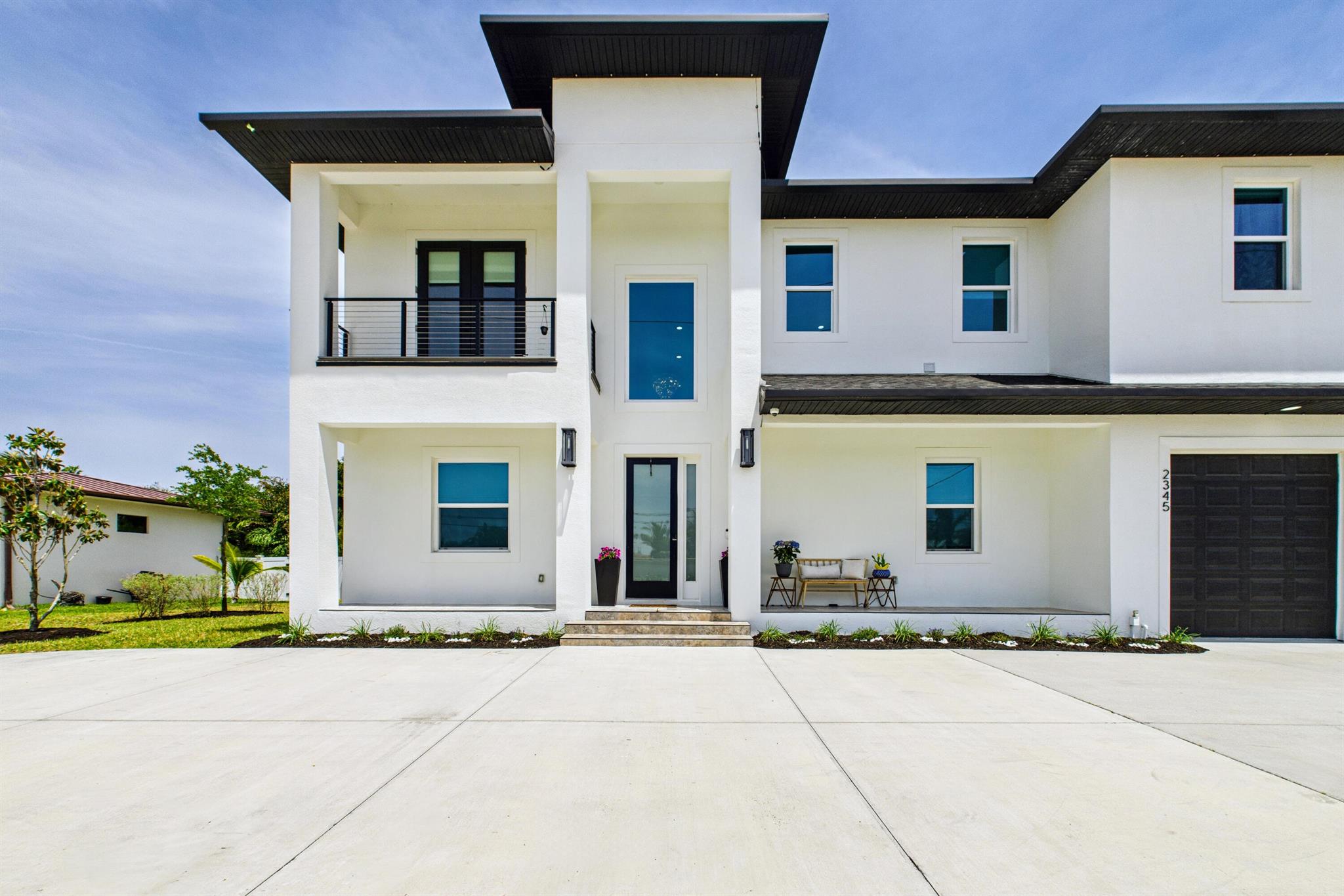 2345 N Riverside Drive