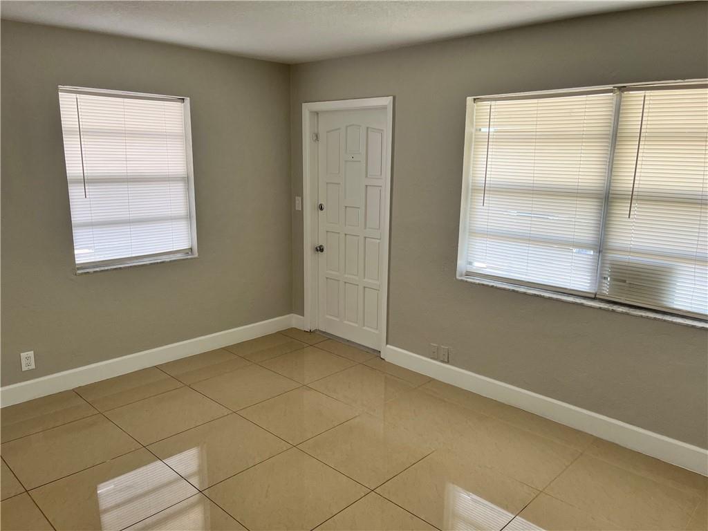 Collier Manor 2nd Add 37- - Residential