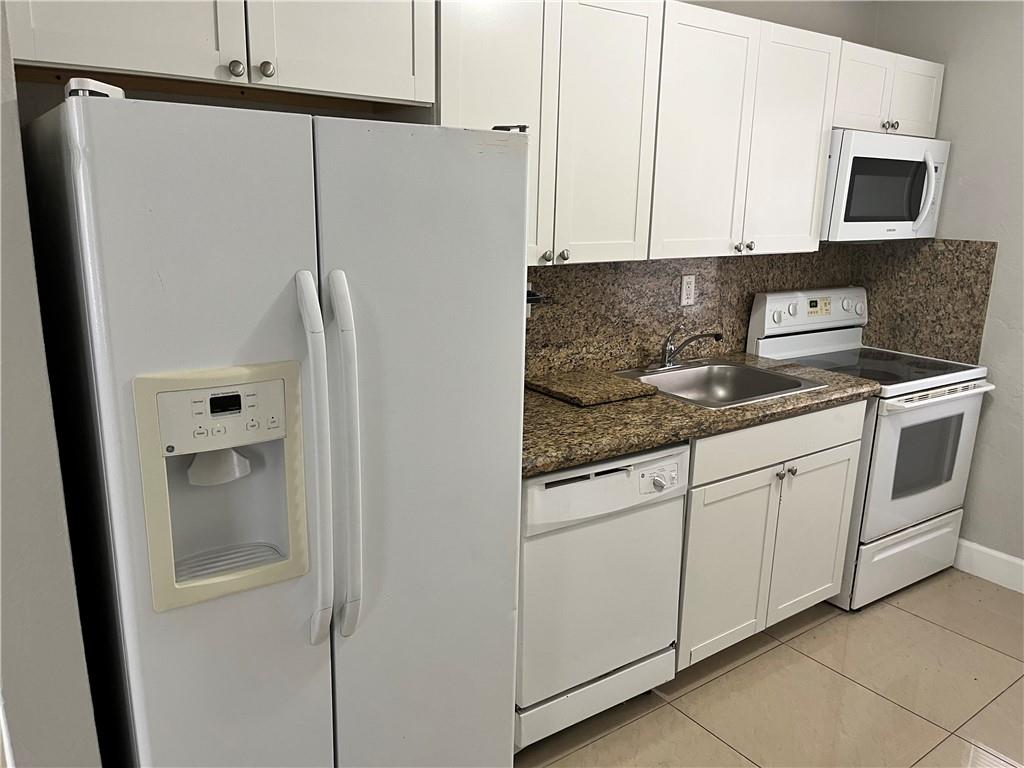 Collier Manor 2nd Add 37- - Residential